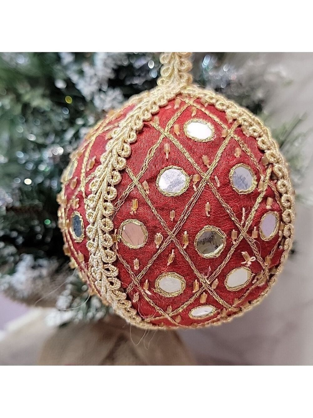 Large Vintage red fabric ornament with beads & mirrors - Picture 2 of 5